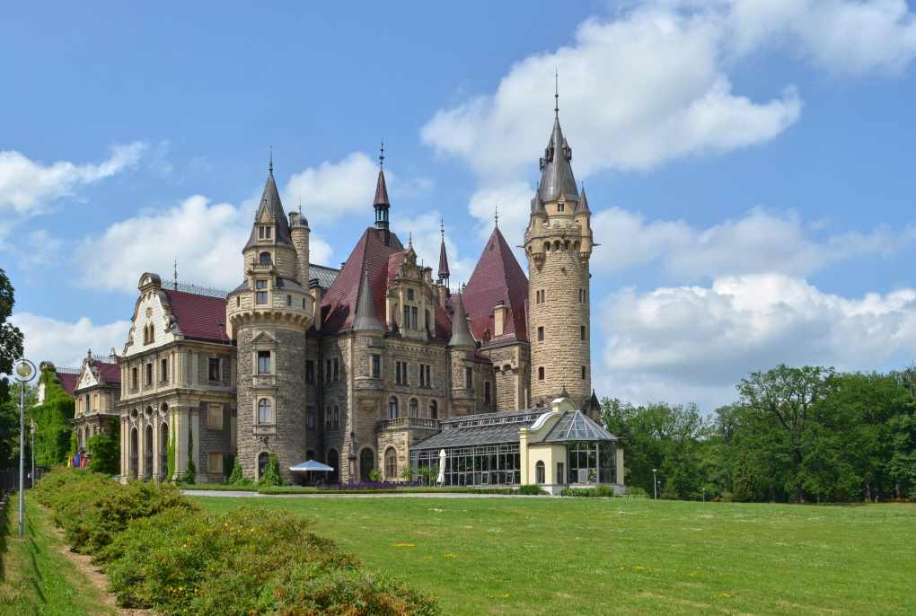 Schlossbau des 19. Jahrhunderts in Schlesien